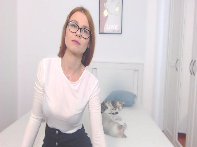 Live sex webcam photo for SyllenaA #271877008