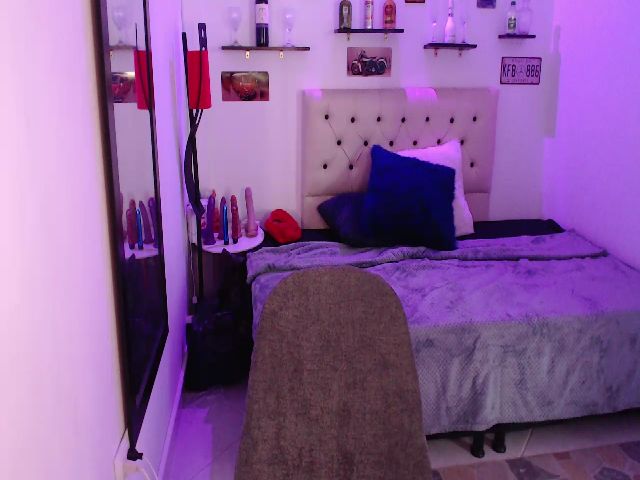 Live sex webcam photo for TATIANA_WD #287859511