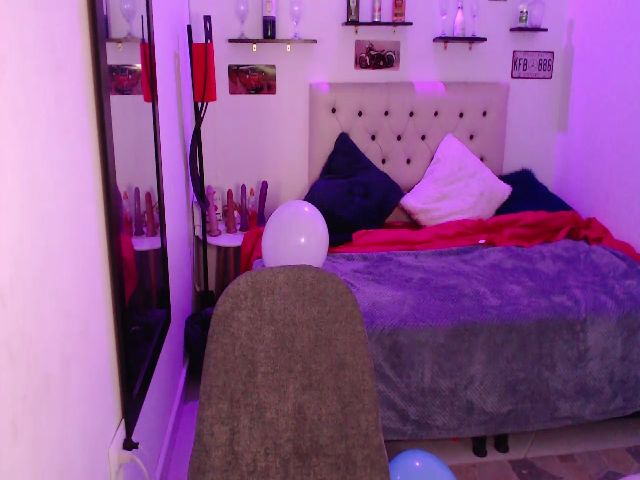 Live sex webcam photo for TATIANA_WD #287859537