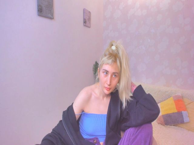 Live sex webcam photo for TabeyaLyy #271702676