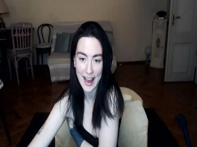 Live sex webcam photo for Takemecloser #273045566