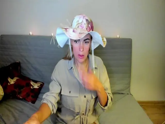 Live sex webcam photo for TamiWilkins #274360192