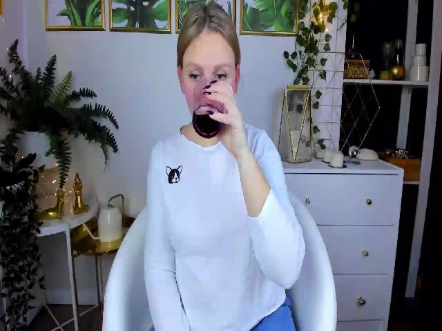 Live sex webcam photo for Tart_Cherry #272666380