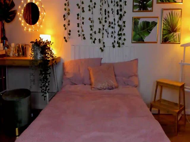 Live sex webcam photo for Tart_Cherry #273648675