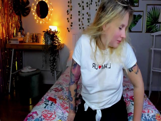 Live sex webcam photo for Tart_Cherry #273748394