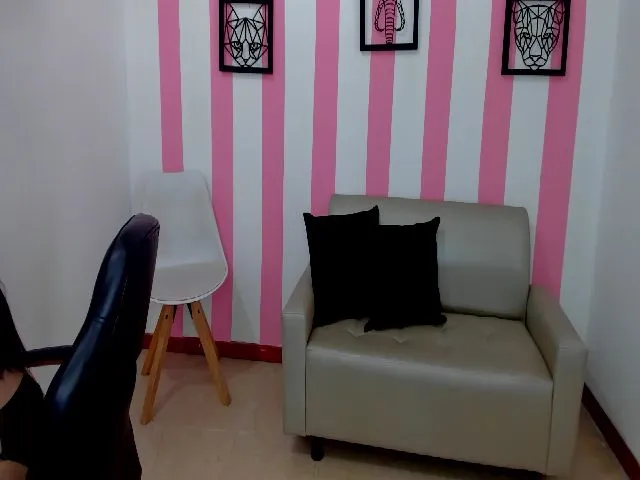 Live sex webcam photo for Tasha_cooper1 #271994151