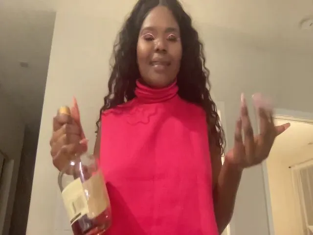 Live sex webcam photo for Tastytatas #272573821