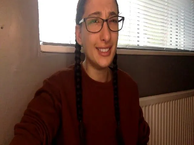 Live sex webcam photo for TatMilfUK #273254868