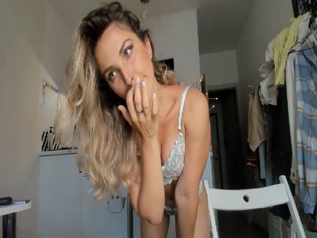 Live sex webcam photo for Tati_Tatiana #274373440