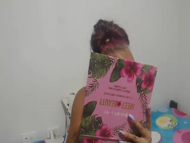 Live sex webcam photo for Tatiannahotx #271797165