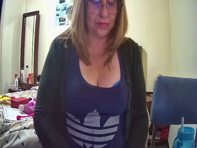 Live sex webcam photo for Tatixxx_ #271962286