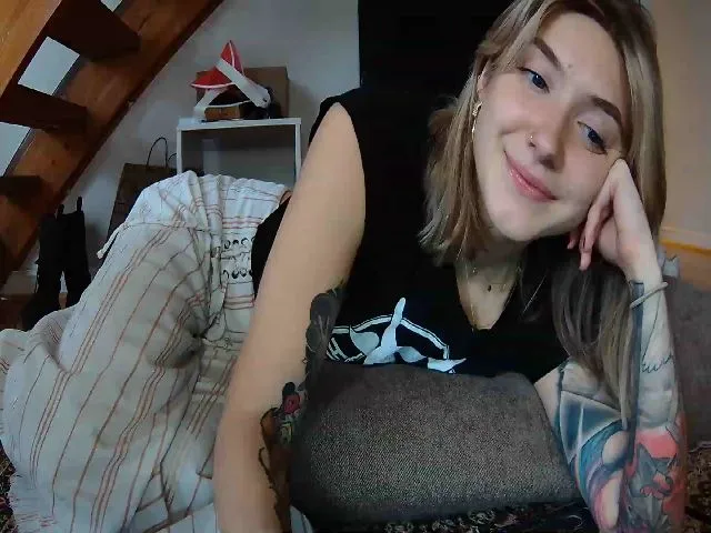 Live sex webcam photo for Tattoo_bbgirl #273437382