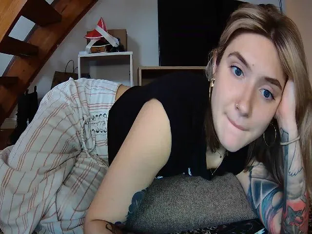 Live sex webcam photo for Tattoo_bbgirl #273437419