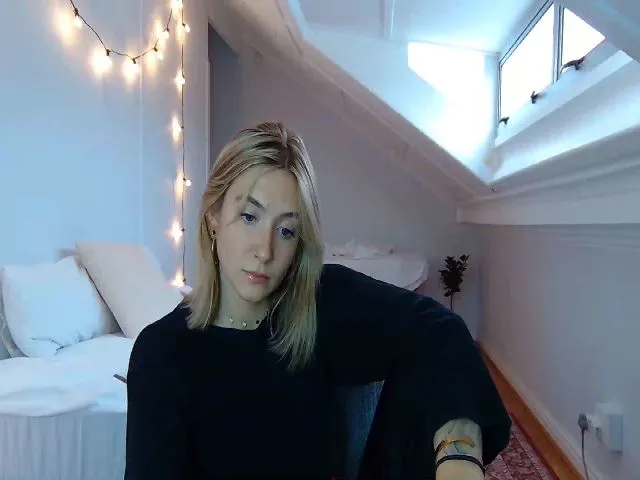 Live sex webcam photo for Tattoo_bbgirl #273730255