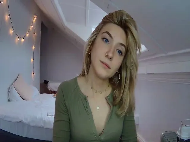 Live sex webcam photo for Tattoo_bbgirl #273835868