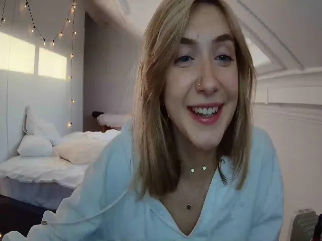 Live sex webcam photo for Tattoo_bbgirl #273932032