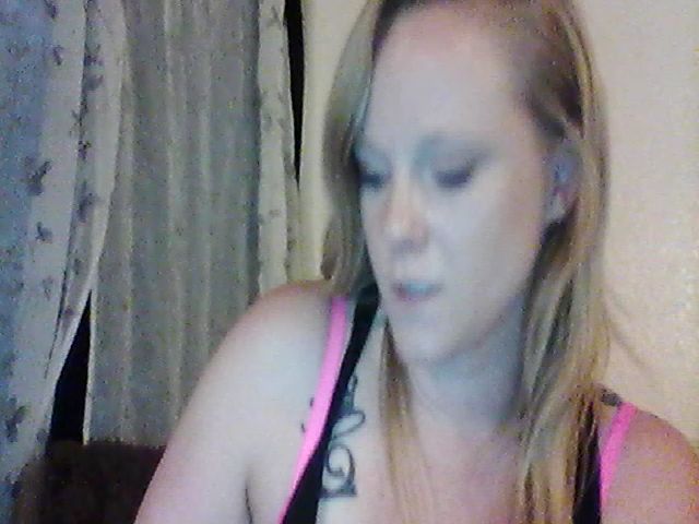 Live sex webcam photo for TaylorJade33 #273151754