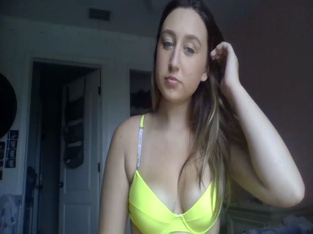 Live sex webcam photo for Taylorgirl19 #273731223