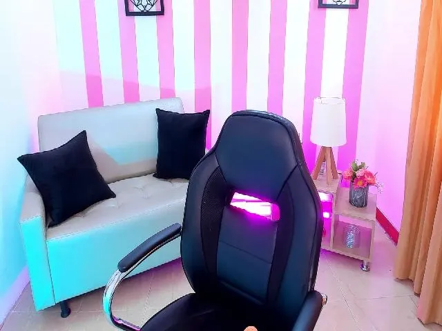 Live sex webcam photo for Taylorrhami #272372760