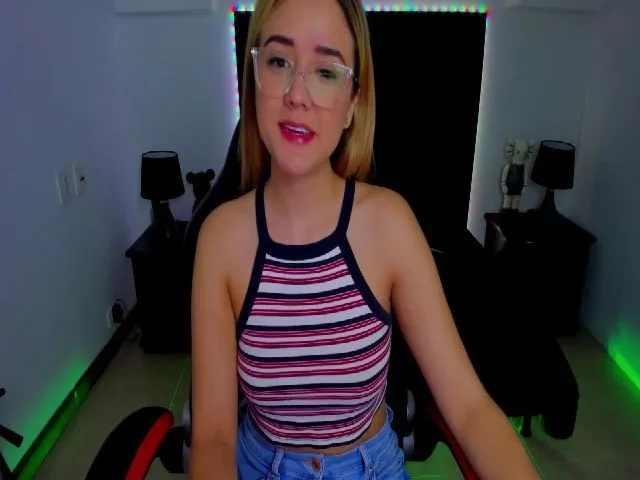 Live sex webcam photo for Taylorrhami #272723964