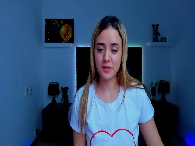 Live sex webcam photo for Taylorrhami #272934233