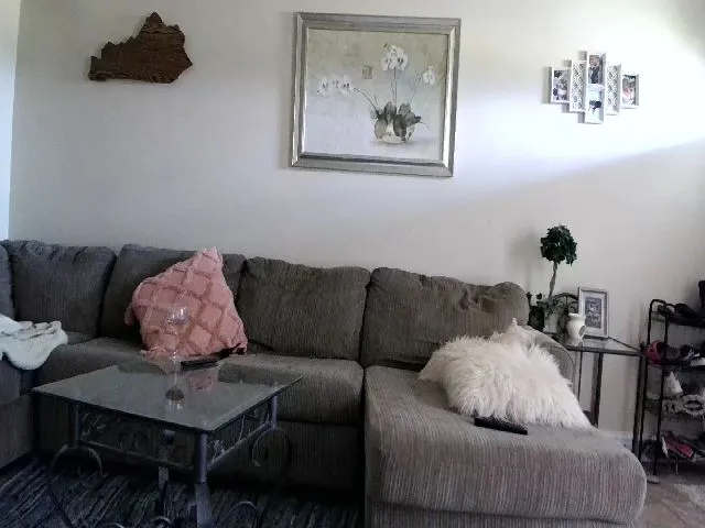 Live sex webcam photo for TeXasStitties #273934303