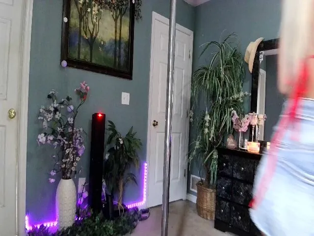 Live sex webcam photo for TeXasStitties #274036164