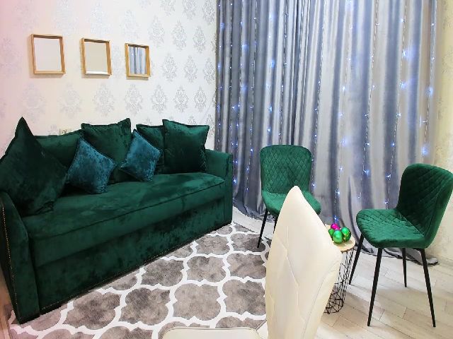 Live sex webcam photo for TellMe_Yes #271836320