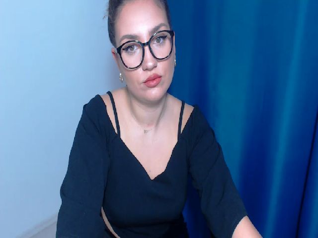 Live sex webcam photo for TemptressJade #273456986