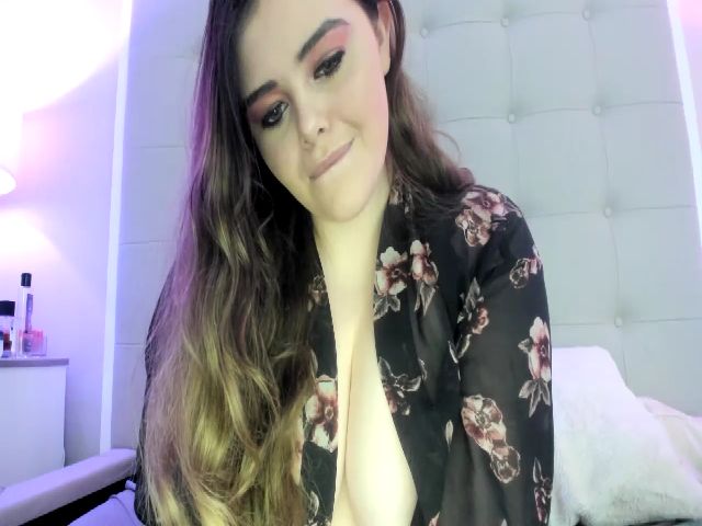 Live sex webcam photo for TemptressV #273800369