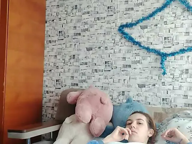 Live sex webcam photo for Tessa005 #271760448