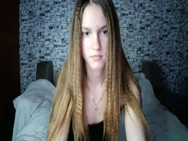 Live sex webcam photo for Tessa005 #272359360
