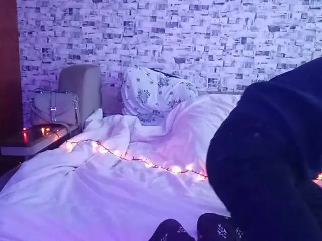 Live sex webcam photo for Tessa005 #272451041