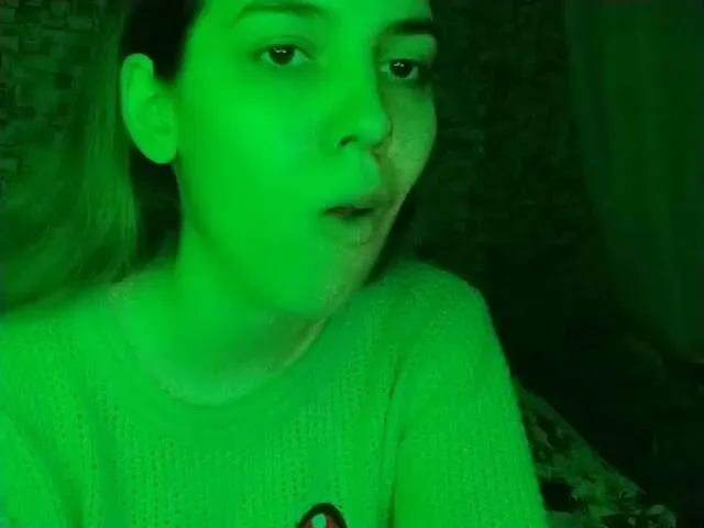 Live sex webcam photo for Tessa005 #272492147
