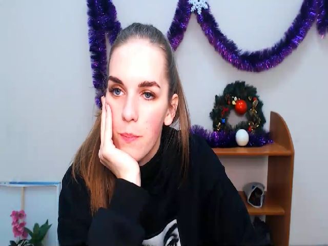 Live sex webcam photo for TessaLoveXX #271800373