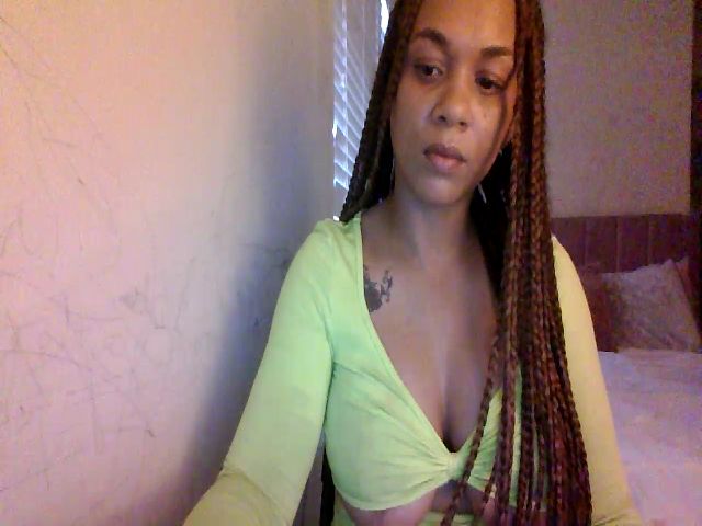 Live sex webcam photo for The1TruQueen #273488590