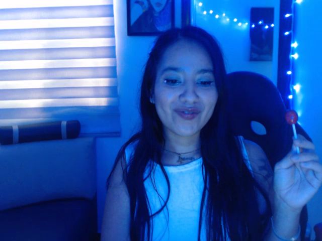Live sex webcam photo for TheLatinBunny #272678749