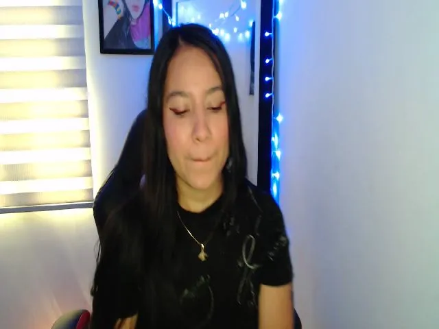 Live sex webcam photo for TheLatinBunny #272955883
