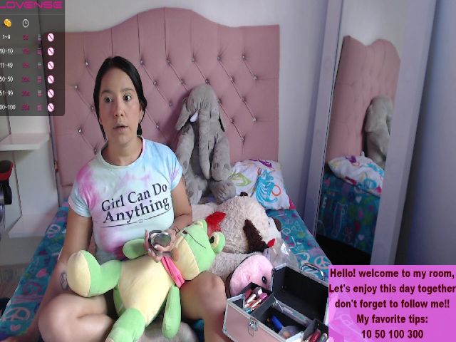 Live sex webcam photo for TheLatinBunny #274141160