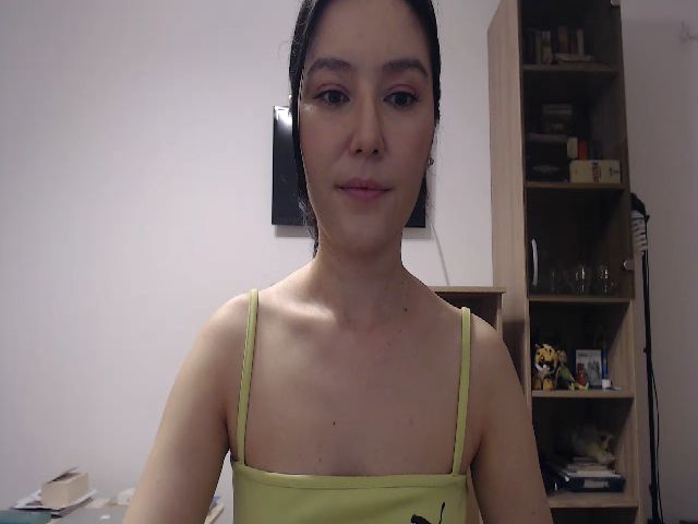 Live sex webcam photo for TheMorrigan_ #272589216