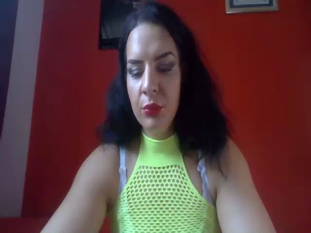 Live sex webcam photo for TheRealStrong #274400499