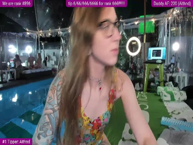 Live sex webcam photo for TheSharkQueen #272141491