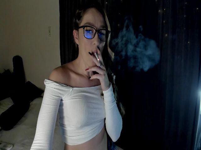 Live sex webcam photo for The_SmokeGirl #273534674