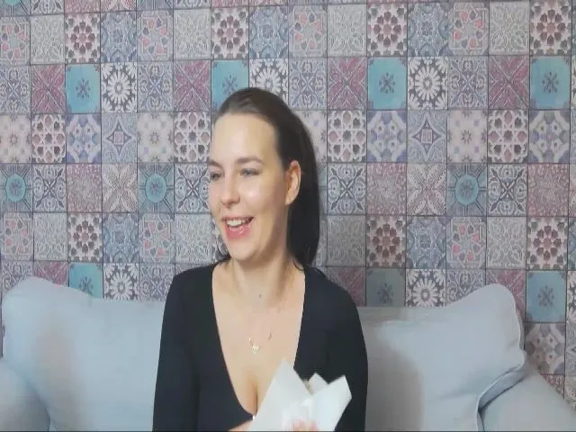 Live sex webcam photo for Thia007 #272395393