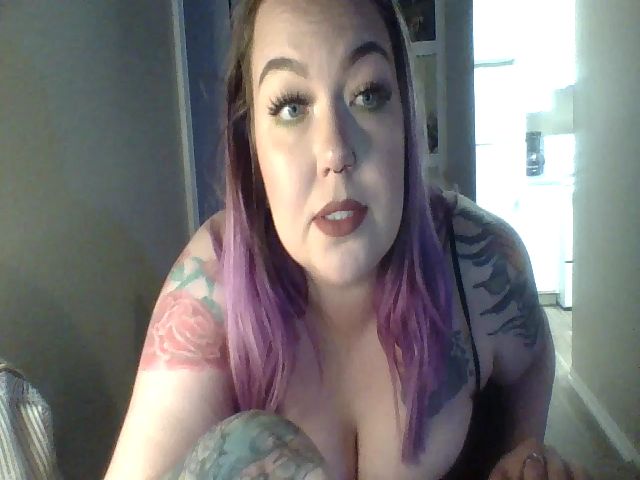 Live sex webcam photo for ThickKameron #272650594