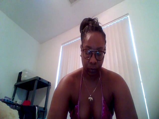 Live sex webcam photo for Thicknessluv1 #273789606