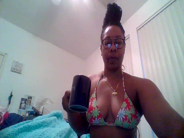 Live sex webcam photo for Thicknessluv1 #273803549