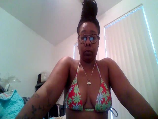 Live sex webcam photo for Thicknessluv1 #273804073