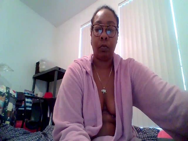 Live sex webcam photo for Thicknessluv1 #273901693