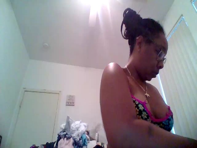 Live sex webcam photo for Thicknessluv1 #273921683